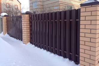 Забор из евроштакетника в шахматном порядке 30 метров фото в Юбилейном