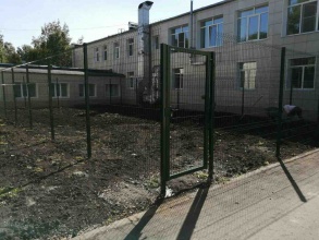 3D заборы для школы 15 метров фото в Юбилейном